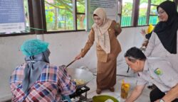 Bangkitkan Ekonomi dari Dapur Sendiri, Pemko Palangka Raya Latih Warga Olah Ikan Jadi Produk Bernilai Jual